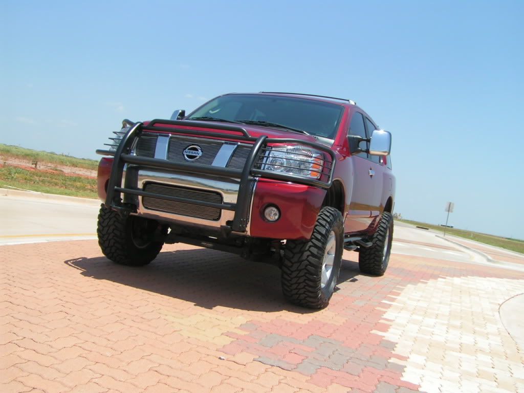 Squeaky sway bushings & rear speakers not working Nissan Armada